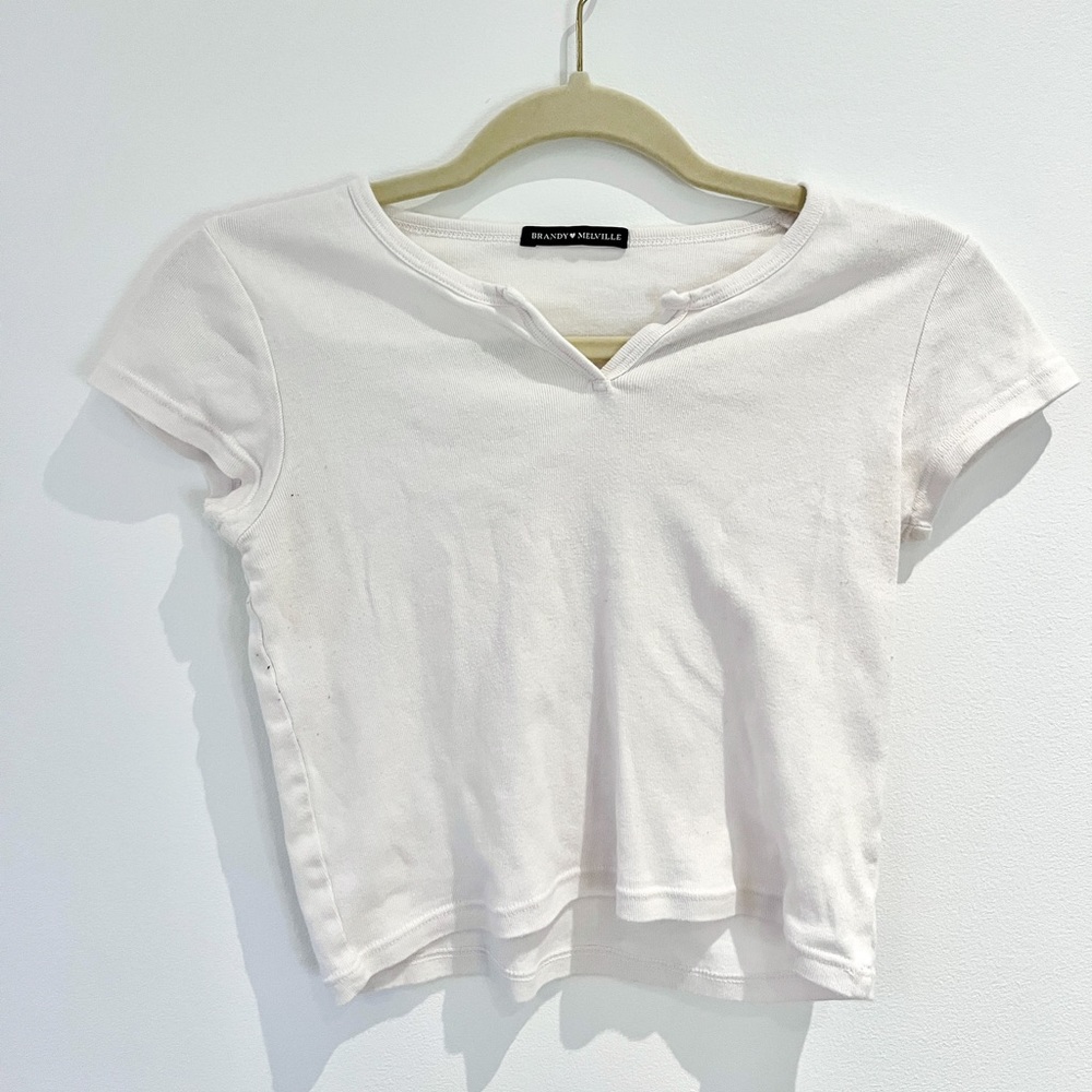 white cropped brandy melville tee